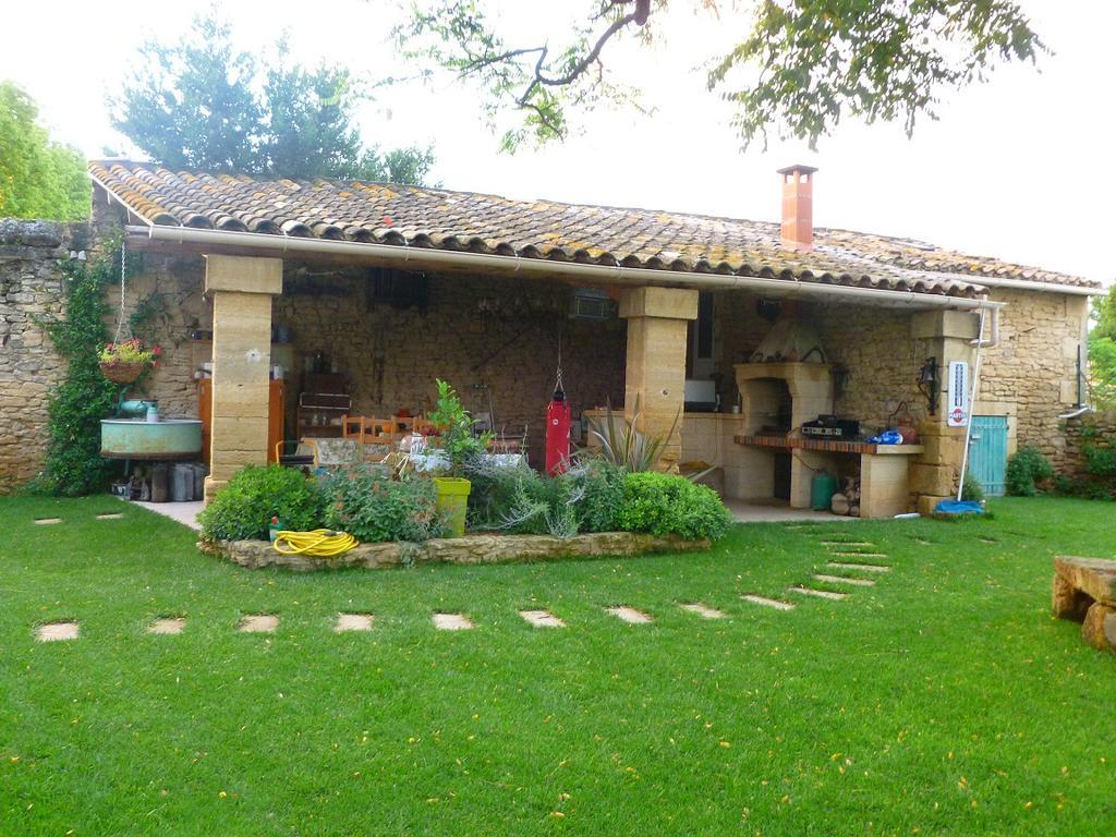 Les Croisees Bed and Breakfast Castillon-du-Gard Eksteriør billede